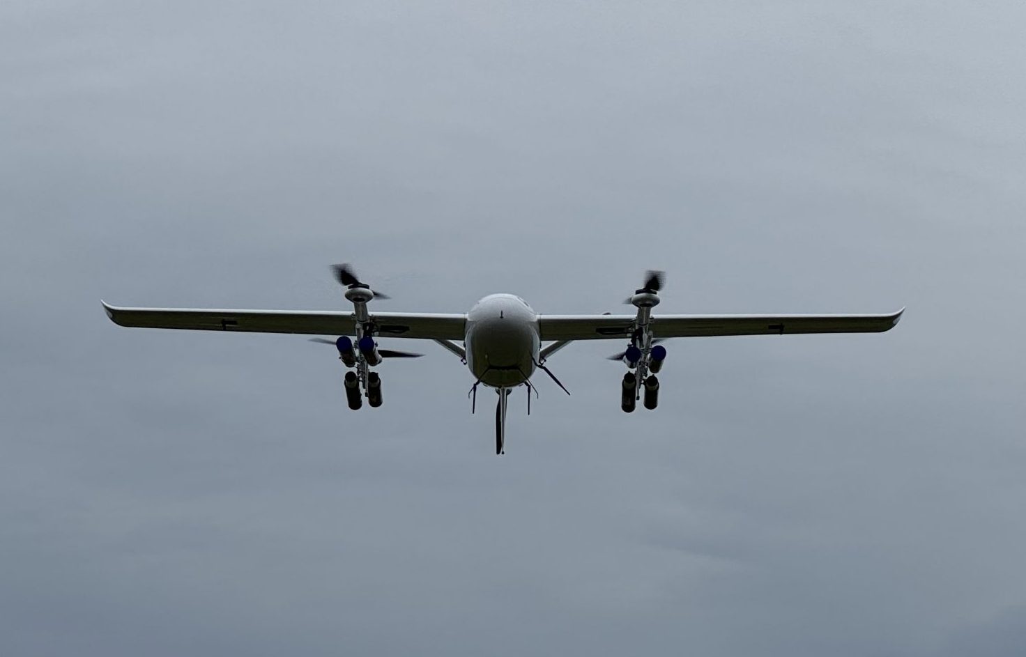 수직이착륙기 공중 정면